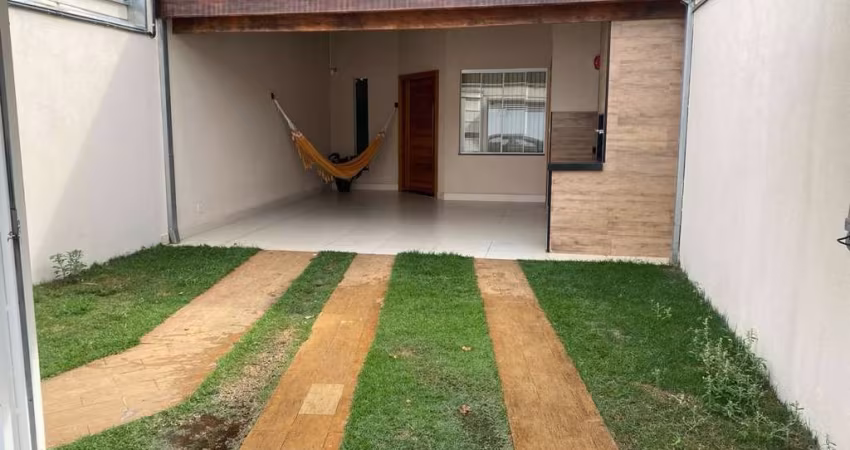 Casa à venda em Americana-SP, Jardim Terramérica III: 2 quartos, 1 suíte, 2 salas, 3 banheiros, 4 vagas, 131 m².