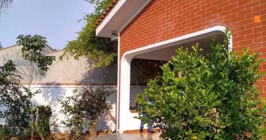 Casa térrea 106m2 2 dormssala ?	cozinha ?	área de serviço ?	wc social ?	cômodos amplos ?	vaga de garagem para 02 carros terreno 250m2