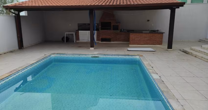Locação de Casa em Condomínio de Alto Padrão em Estância Árvore da Vida, Sumaré-SP: 3 quartos, 1 suíte, 2 salas, 3 banheiros, 4 vagas, 120m².