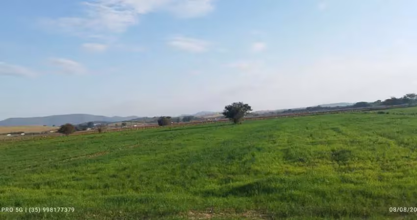 Fazenda 71 Alqueires 20 kms de Pouso Alegre, 1 Km da Fernão Dias, Pagamento Parcelado