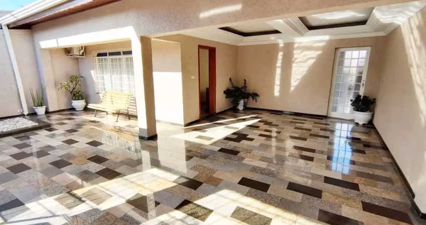 Casa terrea 200m2 3 dorms 1 suíte, sala de tv com painel e ar-condicionado (quente/frio)1-suíte com guarda-roupa planejado e ar cond, permuta por apto