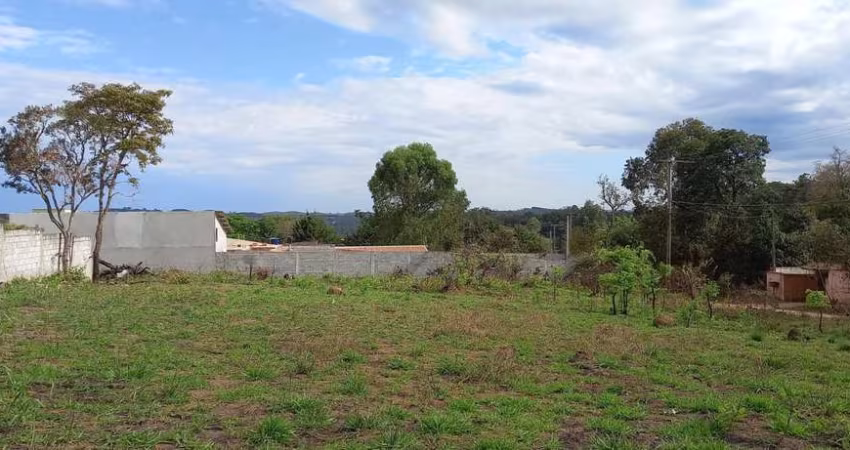 Terreno 300m2 Plano Área de chácaras. Um do lado do outro na cidade de Jarinu sp Documentação escritura registrada. Vende separadamente. 6 km da cidad