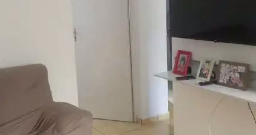 Apartamento com 49m² ?	1° andar ?	02 dormitórios (casal planejado) ?	sala ?	cozinha planejada ?	área de serviço ?	banheiro ?	01 vaga de garagem cobert