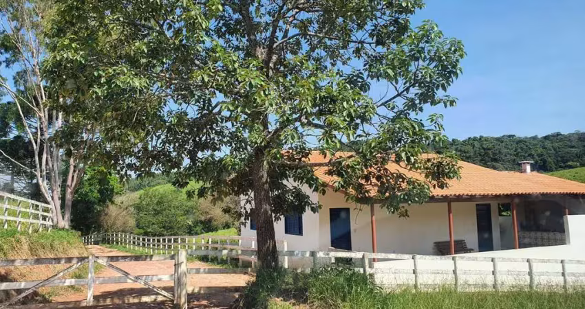 Fazenda 102 alquerires, casa sede simples 2 dorms, boa localização, cruzilia mg valor 10 milhoes divide em 3 vezes o pagamento