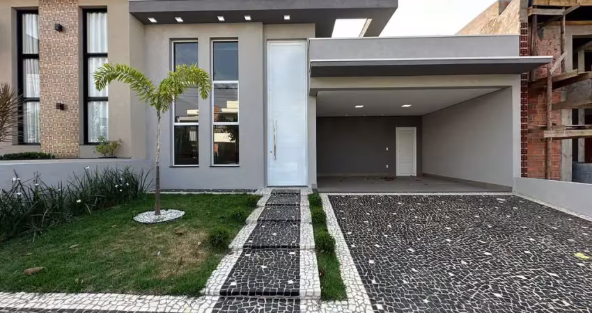 Casa térrea 150m2 3 dorms 1 suíte, sala 2 ambientes, cozinha planejada e cooktop, 2 banheiros, 4 vagas 2 cobertas e 2 sem, área gourmet c/churrasqueir