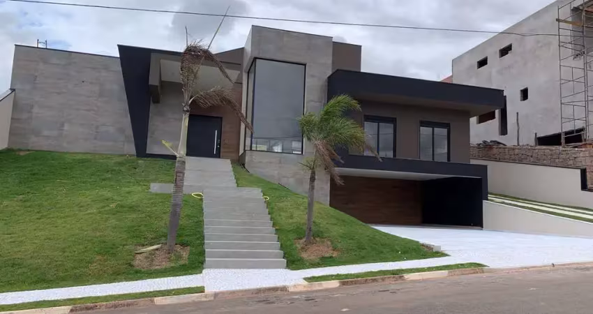 Casa Duplex 375m2 4 Suítes, Sala Estar/Jantar e Tv, Cozinha, 7 Banheiros, Piscina c/Hidro Aquecida c/ Placa Inox e Piso ao Redor em Mármore, Aqu Solar