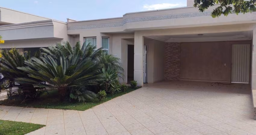 Casa 198m2 no Condomínio Yucatán, 3 Dormitórios Sendo 1 Suíte, Cozinha Americana Planejada, Edícula, Área Gourmet com Churrasqueira e Piscina, 4 Vagas