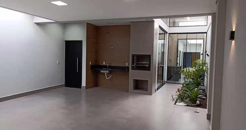 Casa 138m2, 3 Dormitórios, 1 Suíte Master c/ Closet, Cozinha Americana, Jardim de Inverno, Acabamento em Porcelanato, 2 Vagas Cobertas, Área Gourmet