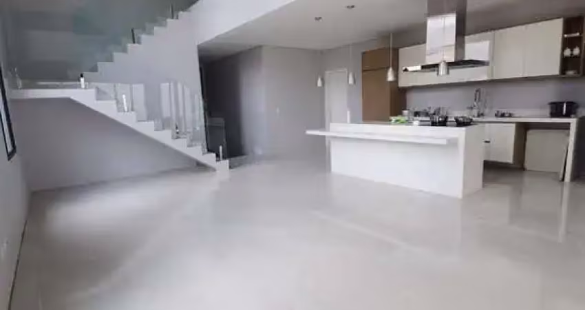 Casa duplex 297m2 no condomínio brisas jundiaí, 4 suítes sendo 1 com closet, cozinha americana, acabamento em porcelanato, área gourmet, piscina