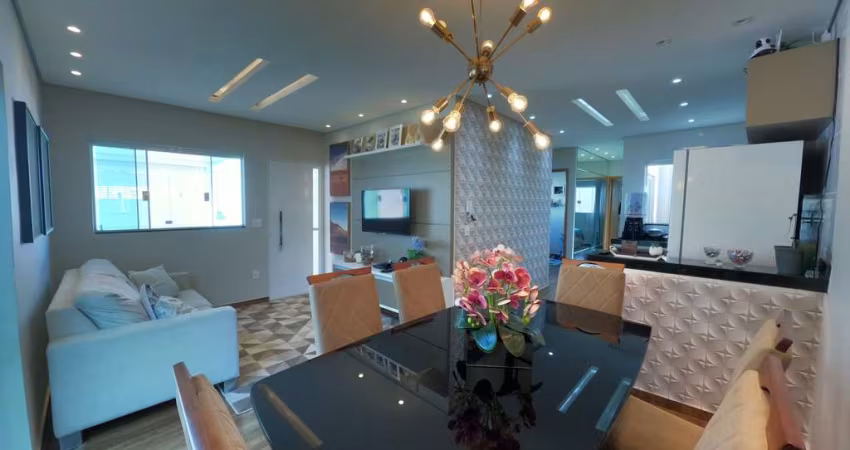 Casa 90m2, 3 Dormitórios, 1 Suíte, 2 Vagas de Garagem, Cozinha Americana, Moveis Planejados, Quintal, Jardim de Inverno, Ótima Localização