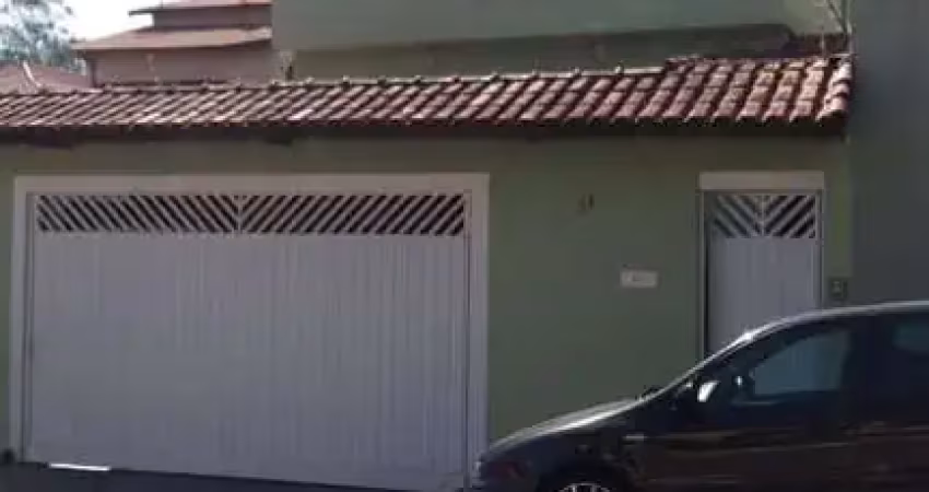 Casa Sobrado 310m2 em Condomínio Fechado, 3 Dormitórios, 1 Suíte, 1 Escritório, 5 Banheiros, 4 Vagas Cobertas, Ótima Localização