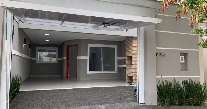 Casa 120m2, 3 Dormitórios, 1 Suíte, Cozinha Americana, Área Gourmet com Churrasqueira, Acabamento em Porcelanato, 2 Vagas, Ótima Localização
