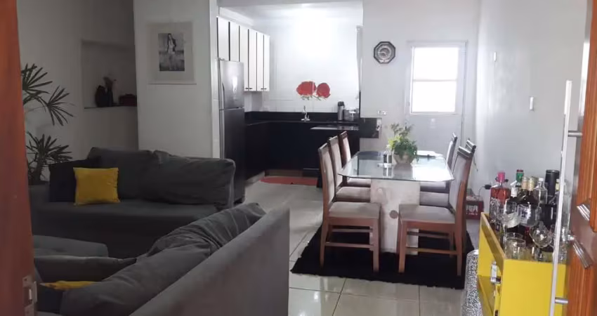 Casa 90m2, 2 Dormitórios, 1 Suíte, Cozinha Americana Planejada, 1 Vaga Coberta, Acabamento em Porcelanato, Moveis Planejados, Ótima Localização