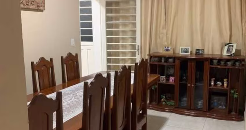 Casa 115 m2, Terreno de 580m2, 3 Quartos, 1 Suíte, Área de lazer,  2 Vagas Cobertas,  2 Descobertas, 2 Banheiros