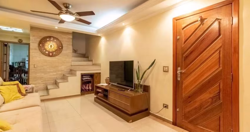 Casa Duplex 129m2, 3 Dormitórios, 2 Vagas de Garagem, Varanda, Área de Serviço, Churrasqueira, Lavabo, Forno e Fogão a Lenha