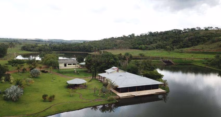 Fazenda 832 Alqueires,1 Km do Asfalto,850 Hectares em Lavoura,Restante Formado em Capim Brachiarão,Capim Andropogon,Grama Tifton,25 Divisões Pastos
