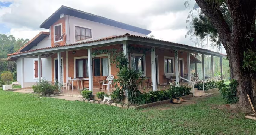Chácara 24200m2 Casa Sede 3 Dorms 2 Suítes,Sala Grande,Sótão,4 Banheiros,Lavanderia,Churrasqueira,Casa Caseiro 3 Dorms,Energia,Oficina,Poço,Horta