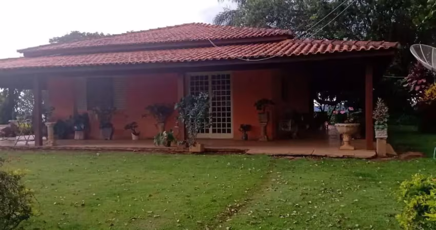 Sítio 6 alqueires,casa sede avarandada,casa caseiro,cocheira,pomar horta,plantação,otimo de água,1 km do asfalto,criação de animais,porteira fechada