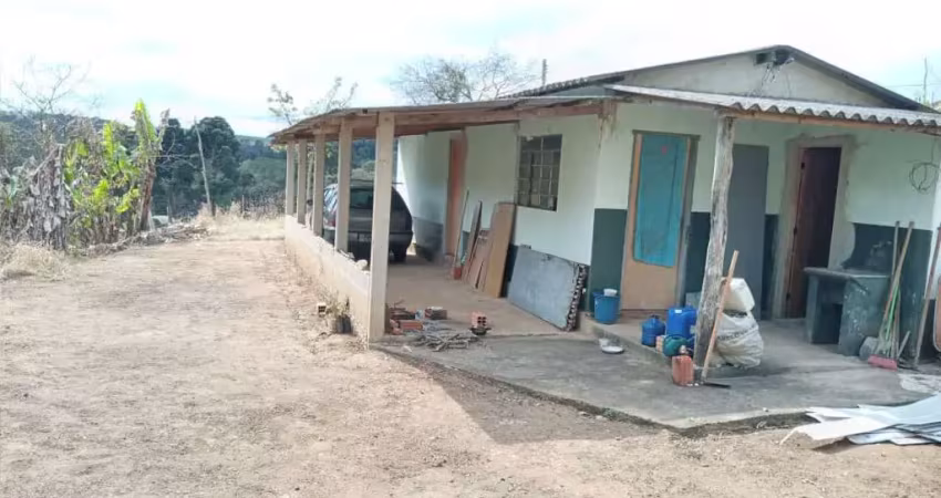 Oportunidade de negócio ?  sítio a venda em capão bonito-sp ?? ?   área total de 8 alqueires  3 alqueires em pasto   5 alqueires em mata  topograf