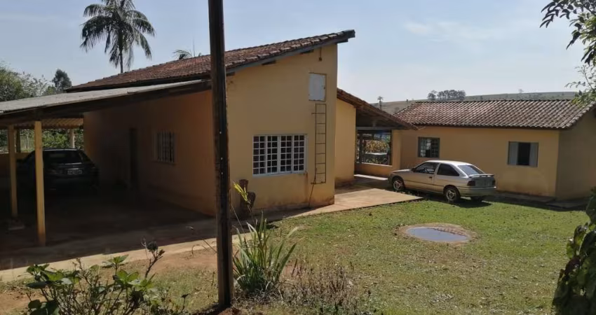 Chacara 2 Alqueires Casa 2 Dorms,Sala,Cozinha,Banheiro e + 1 Dorm,Cozinha,Banheiro na Área Externa,Fogão Lenha,Churrasqueira
