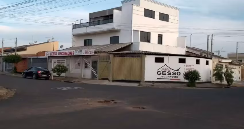 Salão comercial +sobrado 384m2 3 dorms 1 suíte+closet,sala,cozinha,5 banheiros,terraço+area lazer