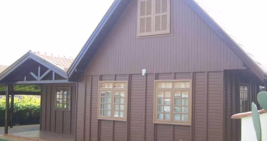 Casa em Condomínio de Luxo em Estância Árvore da Vida, Sumaré-SP: 5 quartos, 3 salas, 2 banheiros, 5 vagas, 220m². Venda ou locação!