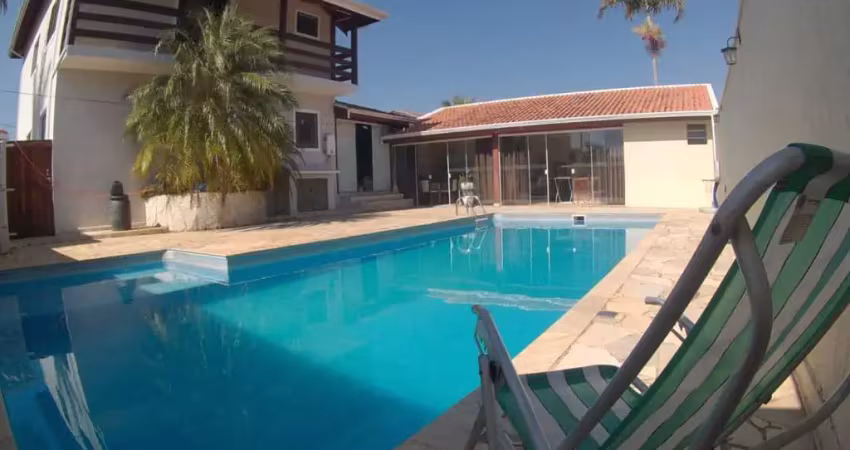 Imperdível Casa em Condomínio à Venda em Sumaré-SP, Bairro Estância Árvore da Vida - 4 quartos, 1 suíte, 2 salas, 3 banheiros, 4 vagas, 260m²!