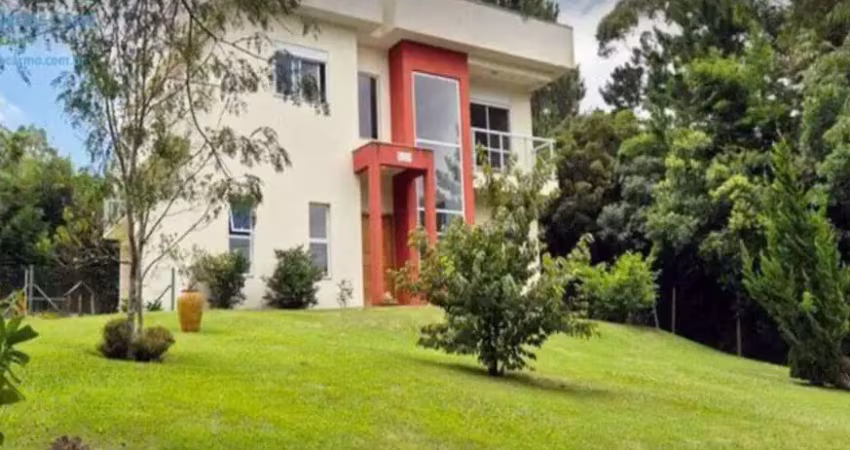 Casa de alto padrão à venda em condomínio no Carmo, São Roque-SP: 4 quartos, 1 suíte, 3 salas, 3 banheiros, 6 vagas de garagem, 294,82m².