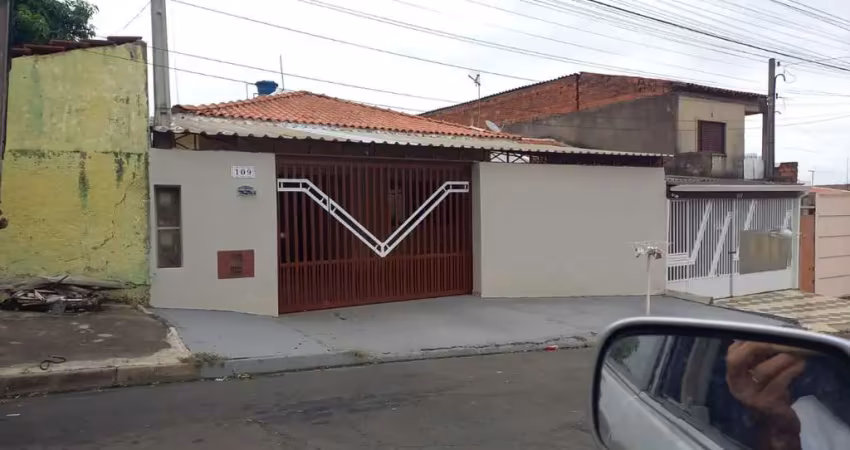 Imperdível casa à venda na vila são pedro, hortolândia-sp: 3 quartos, 1 suíte, 2 salas, 3 vagas de garagem, 180m²