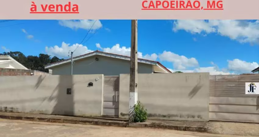 Casa à venda no centro de japaraíba-mg: 4 quartos, 2 salas, 1 banheiro e 2 vagas de garagem!