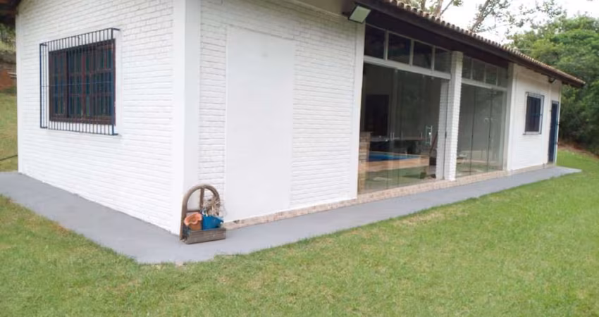 Chácara à venda em Pilar do Sul-SP, bairro Zona Rural: 2 quartos, 1 sala, 1 banheiro, 3 vagas de garagem, 90m².