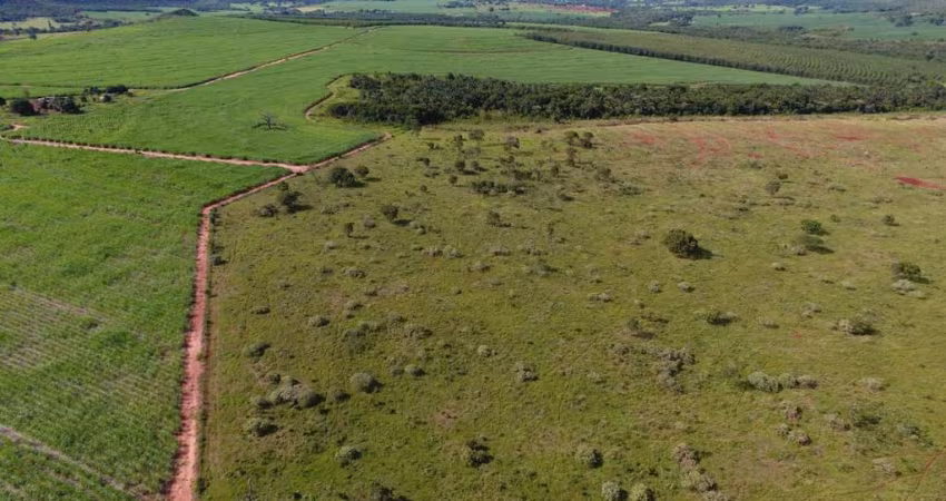 *FAZENDA A VENDA NA REGIÃO DE UBERLÂNDIA-MG* ??  Localizada no Município do Prata-MG, e 16 km de Comendador Gomes, Região conhecida como Rio Verde. Uma das melhores terras da Região.  Área Total de 55