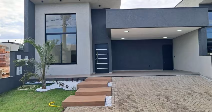 Casa em Condomínio à Venda em Monte Mor-SP: 3 Quartos, 1 Suíte, 2 Salas, 2 Banheiros, 4 Vagas de Garagem - Residencial Monterrey
