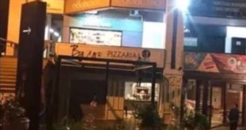 Salão comercial de alto padrão à venda em Brasília-DF, Asa Norte: 1 sala, 1 banheiro, 1 vaga de garagem, 45m².