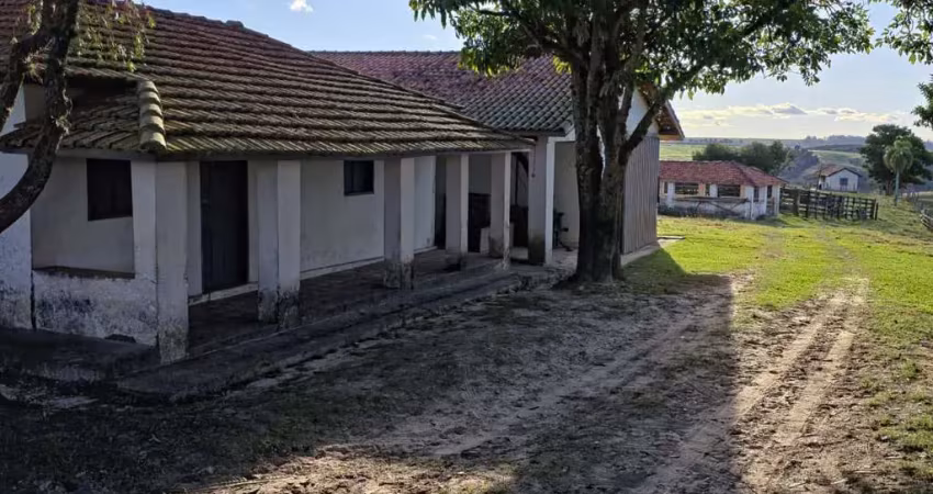 *excelente fazenda a venda em itapetininga - sp* ??   formação: pecuária bovina e agricultura   área total: 117 hectares ou 48 alqueires   pastagem: 30 alqueires   agricultura: 7 alqueires   app e res