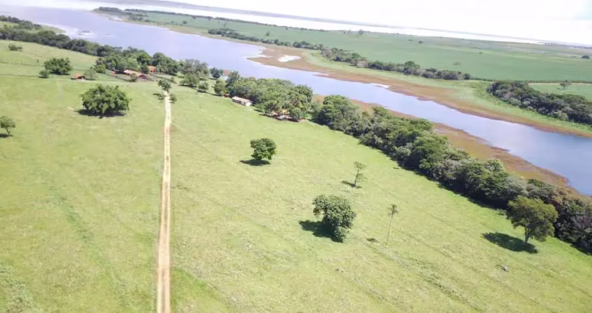 *excelente fazenda em cana a venda as margens do rio tietê na região de araçatuba-sp* ??  área total: 203 alqueires   em cana: 146 alqueires (planta mais 20 alqueires)  pastagem: 38 alqueires   reserv