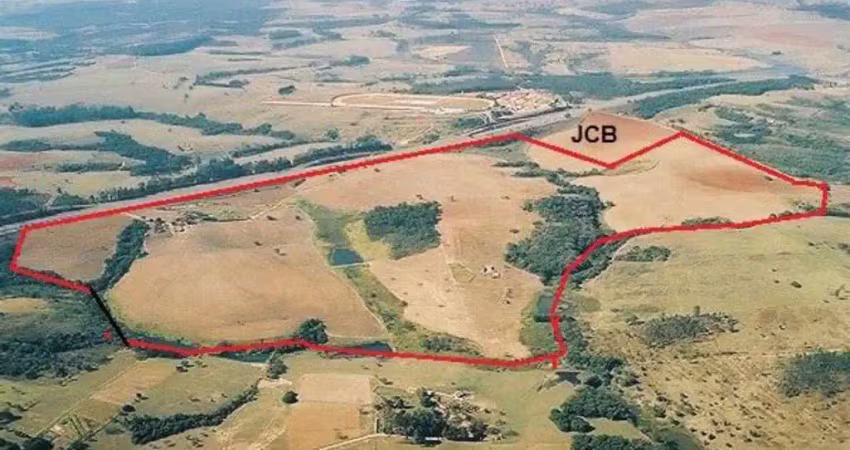 *excelente área a venda na rodovia castelo branco em sorocaba-sp* ??   área total: 1.492.718,65-m² ou 61,68 alqueires paulista   topografia: levemente ondulada   hidrografia: represas, corrégo e nasce