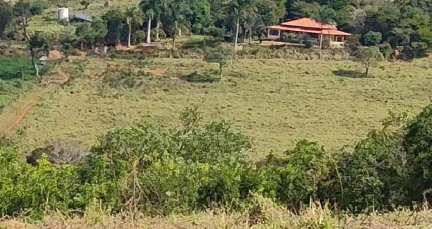Vende-se  uma fazenda de 134  hectares,  situada  no munícipio de bom sucesso,  às  margens  do rio  das mortes,  com 02 kms  de extensão,   o qual tem  100 metros de lurgura.  e,  faz divisa com  cór