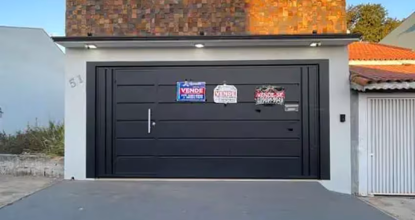 Casa à venda em tatuí-sp: 2 quartos, 1 sala, 2 banheiros, 2 vagas de garagem, 100m² no jardim mantovani. confira!