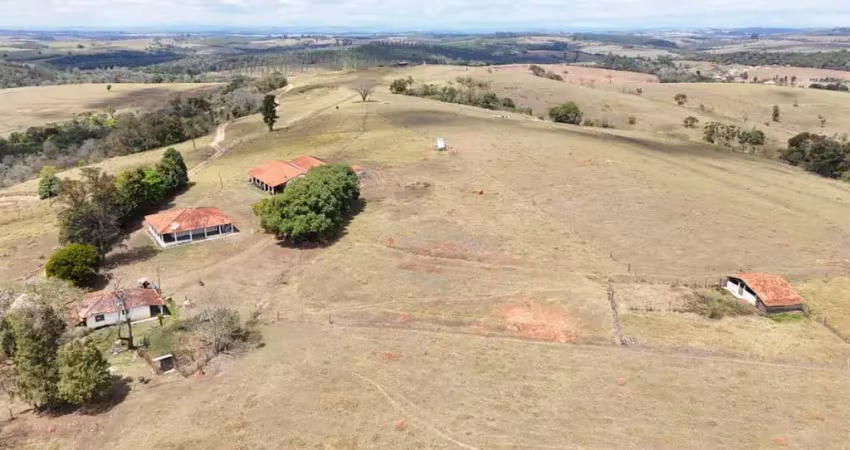 *excelente fazenda a venda na região de sorocaba-sp* ??   formação: agricultura e pecuária   área total: 210,74 hectares ou 87,08 alqueires   agricultura: 96,8 hectares ou 40 alqueires  pastagem: 70,2