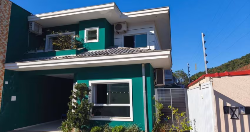 Casa para Venda em Joinville, Pirabeiraba (Pirabeiraba), 3 dormitórios, 1 suíte, 2 banheiros, 2 vagas