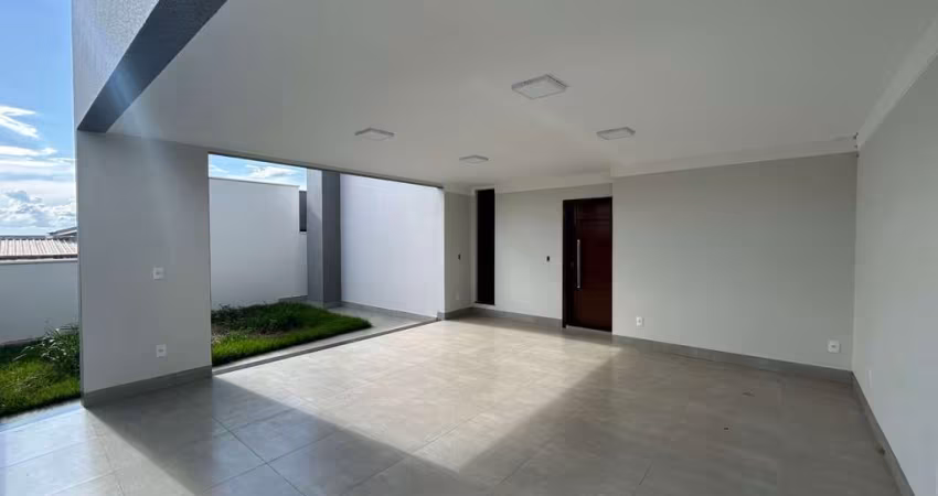 Casa à Venda no Bairro Afonso Queiroz – 3 Dormitórios e Suíte