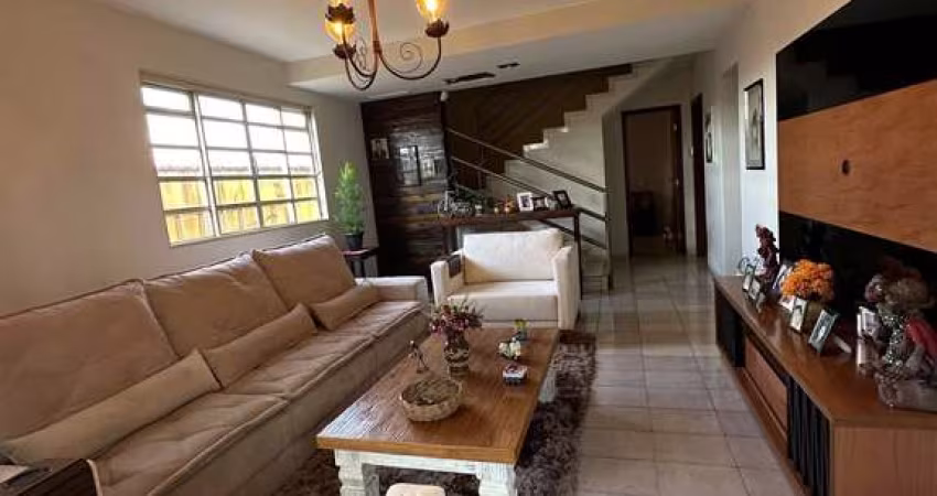 Casa Duplex à Venda no Bairro Guanabara – Patos de Minas-MG