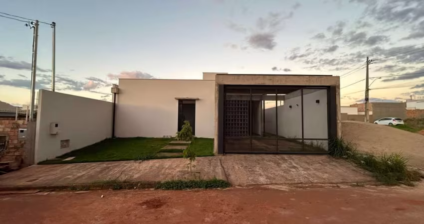 Casa com 3 Quartos e Suíte à Venda – R$ 530 Mil – Aceita Financiamento