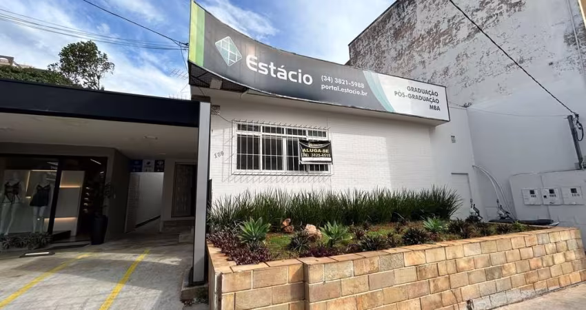 Ponto Comercial para Locação no Centro de Patos de Minas - 06 Salas, Recepção e Sala de Espera
