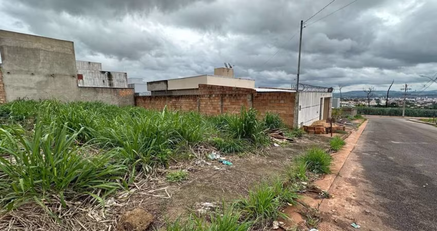 Lote de 210m² à Venda no Bairro Afonso Queiroz – Próximo à Mata do Catingueiro, Patos de Minas