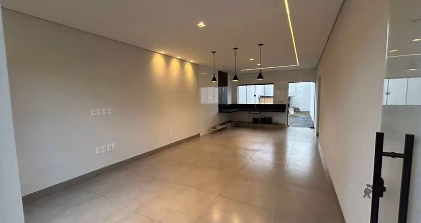Casa à Venda em Patos de Minas – 3 Dormitórios, 1 Suíte e Lote de 231 m²