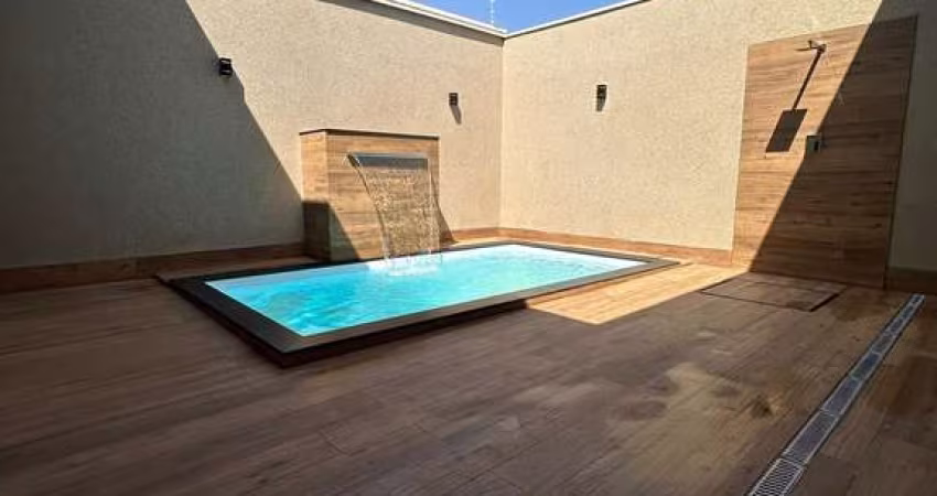 Casa Alto Padrão à Venda no Bairro Campos Elíseos – 3 Quartos com Piscina em Patos de Minas  