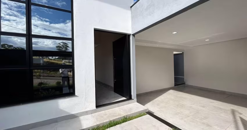 Casa de Alto Padrão no Bairro Afonso Queiroz – 3 Quartos, Suíte e Tecnologia | R$620k