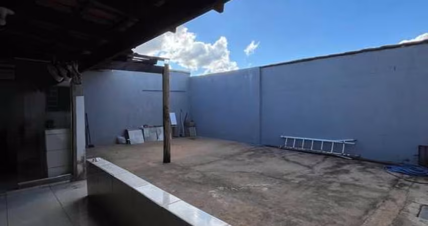 Casa à Venda no Alto Limoeiro em Patos de Minas-MG com 3 Quartos e 308m² Imóvel com Suíte, Arquitetura Moderna e Localização Privilegiada